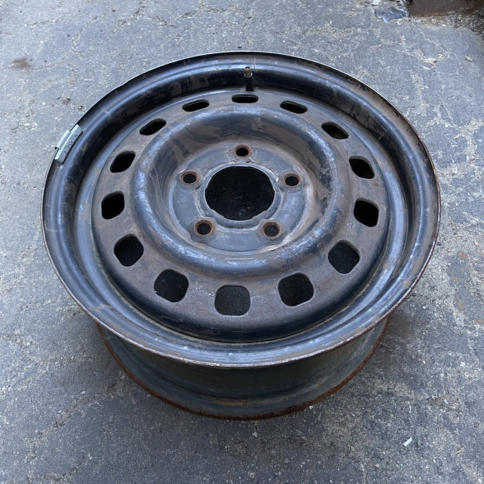 14" BONNEVILLE 87-88 14x6, steel Original OEM Wheel Rim - Close-Up Detail