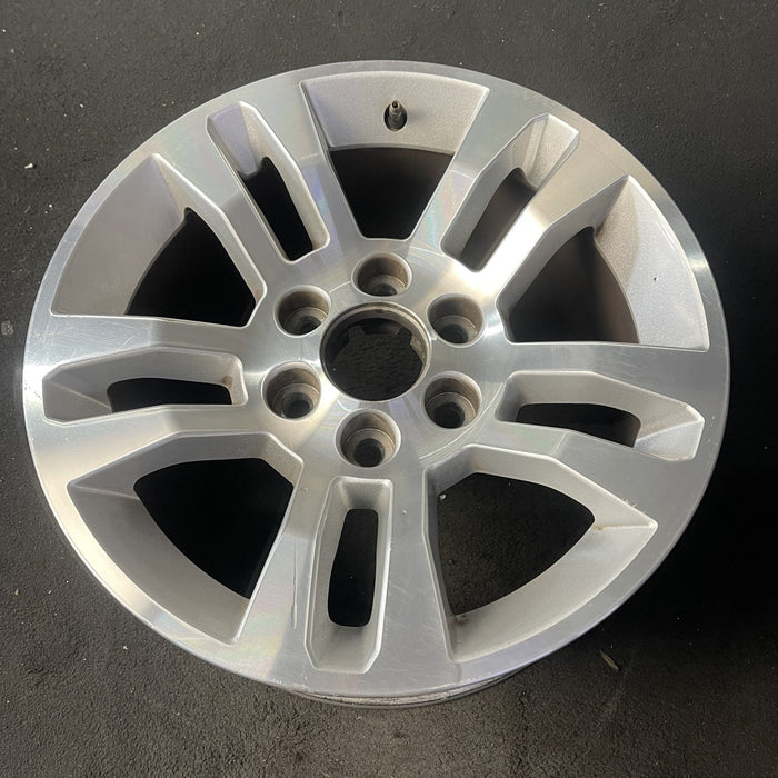 18" SIERRA 1500 PICKUP 19 classic , 18x8.5, 5 spoke, double Original OEM Wheel - Close-Up Detail