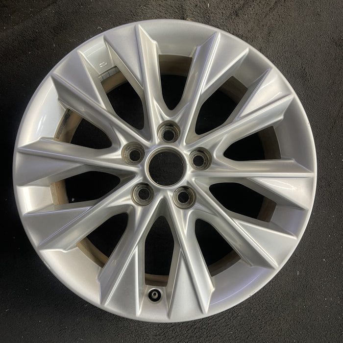 17" LEXUS ES300H 13-15 17x7 Original OEM Wheel Rim - Angle View