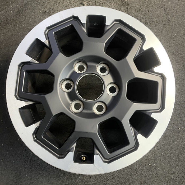 18" 4 RUNNER 25 18x7.5, machined finish Original OEM Wheel Rim - Angle View