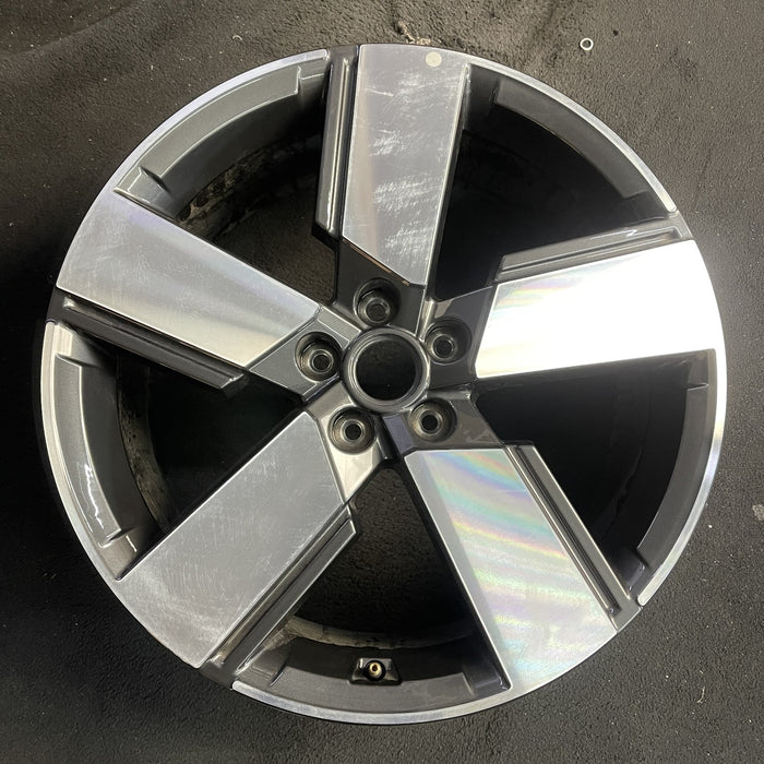 20" SANTA FE 24-25 gasoline, 20x8.5 Original OEM Wheel Rim - Angle View