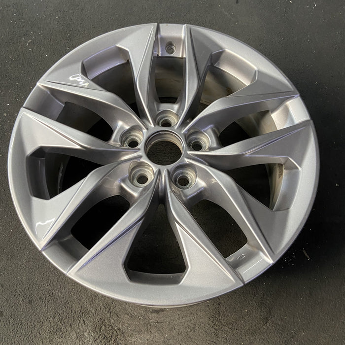 17" SIENNA 21-25 17x7 Original OEM Wheel Rim - Close-Up Detail