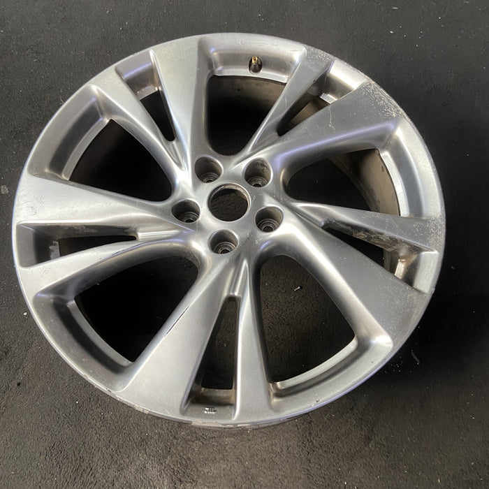 20" INFINITI JX35 13 20x7.5 , Original OEM Wheel Rim - Close-Up Detail