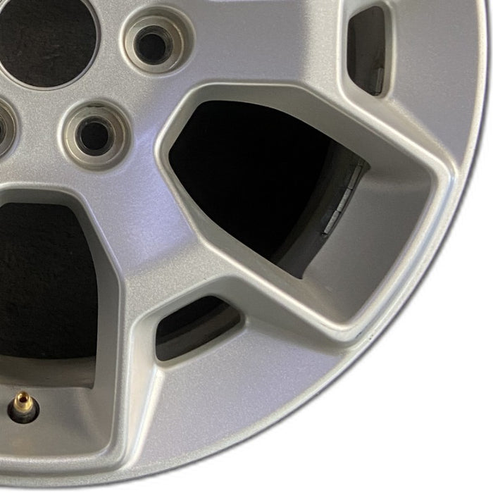 18" FORD F150 PICKUP 21-22 18x8.5 aluminum 6 spoke Y spoke design silver - Close-Up Detail