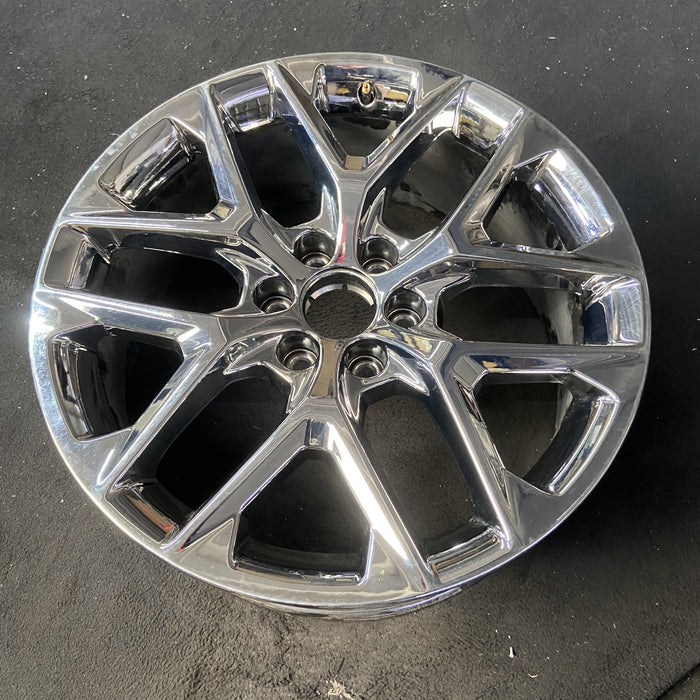22" SIERRA 1500 PICKUP 22 22x9, 6 Y spoke, closed spoke, chrome, opt SSW - Close-Up Detail