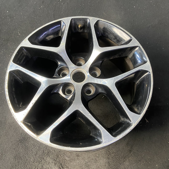 18" LACROSSE 16 18x8, 5 Y spoke Original OEM Wheel Rim - Close-Up Detail