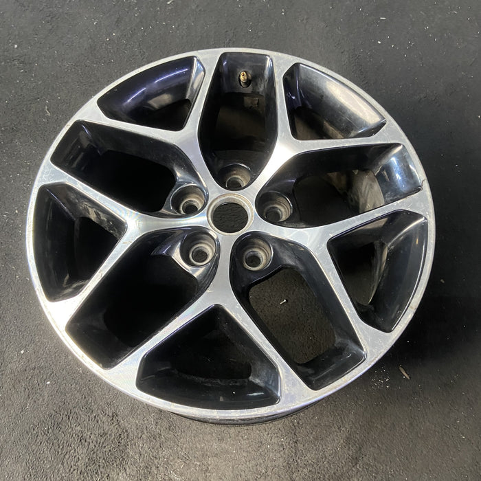 18" LACROSSE 16 18x8, 5 Y spoke Original OEM Wheel Rim - Close-Up Detail