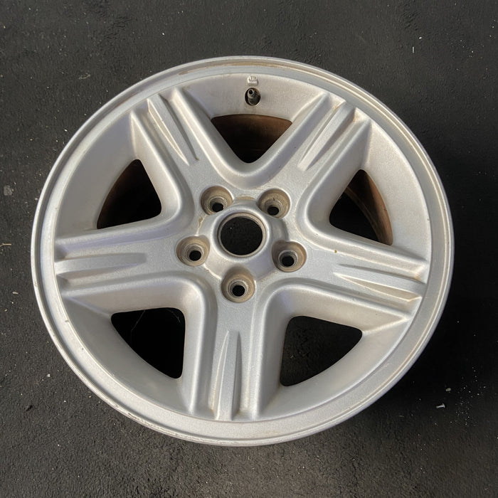 16" LIBERTY 04 16x7, aluminum, 5 spoke, wide spoke, raised edge of spoke - Close-Up Detail