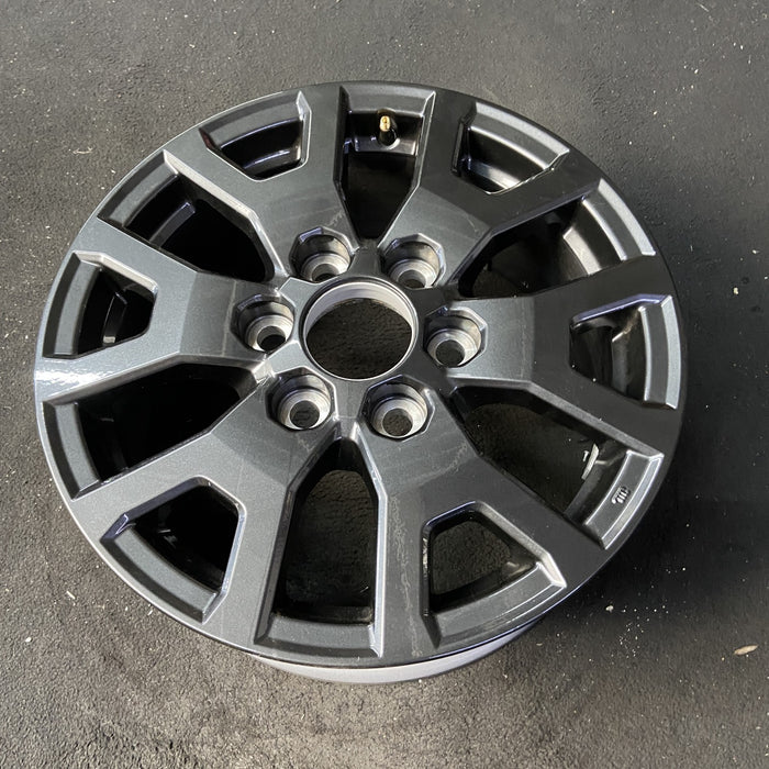 17" 4 RUNNER 25 17x7 Original OEM Wheel Rim - Close-Up Detail