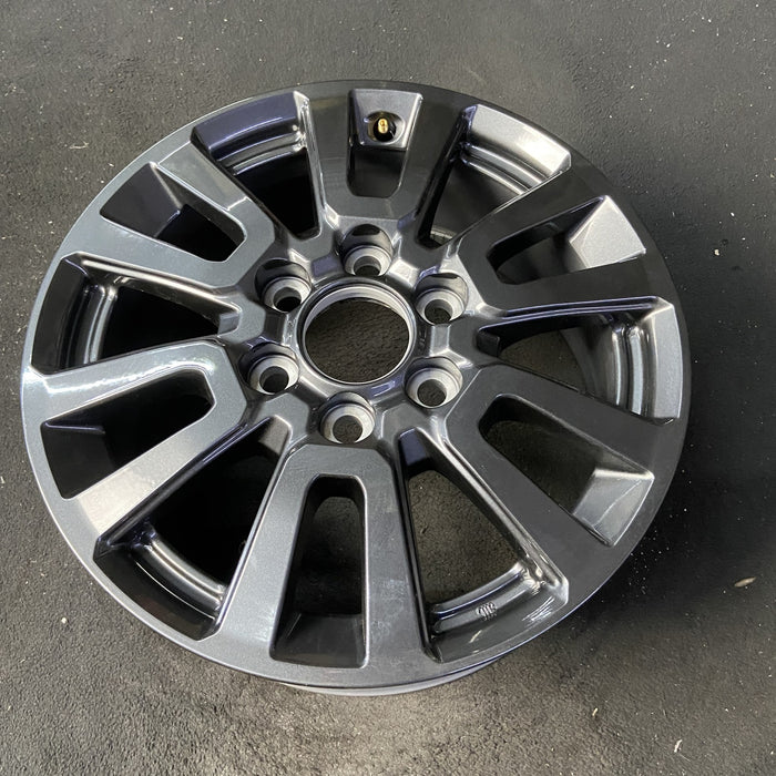 18" LAND CRUISER 24 18x7 Original OEM Wheel Rim - Close-Up Detail