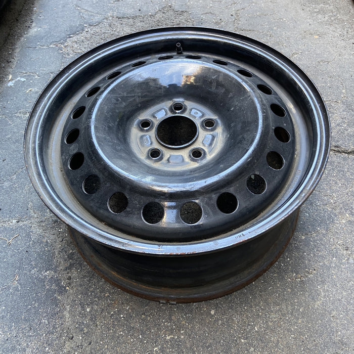 16" FOCUS 12-13 16x6.5 Original OEM Wheel Rim - Close-Up Detail