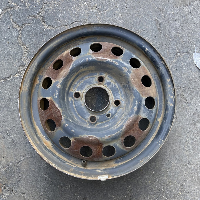 15" ELANTRA 04 15x5.5 Original OEM Wheel Rim - Angle View