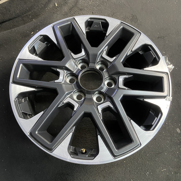 20" SEQUOIA 23-25 20x8, open spoke , machined face with black pockets Original - Side Profile