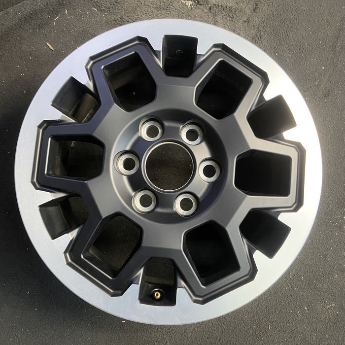 18" 4 RUNNER 25 18x7.5, machined finish Original OEM Wheel Rim - Angle View