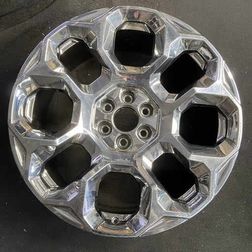 24" SUBURBAN 1500 25 24x9.5, 8 holes, bright chrome Original OEM Wheel Rim - Angle View