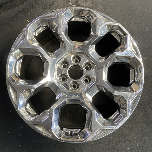 24" SUBURBAN 1500 25 24x9.5, 8 holes, bright chrome Original OEM Wheel Rim - Angle View