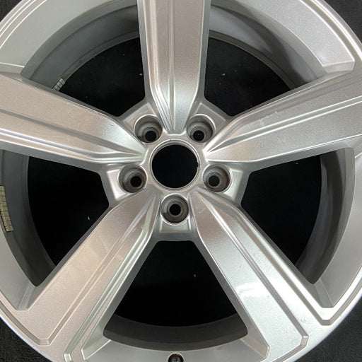 20" E-TRON 19 20x9 Original OEM Wheel Rim - Angle View