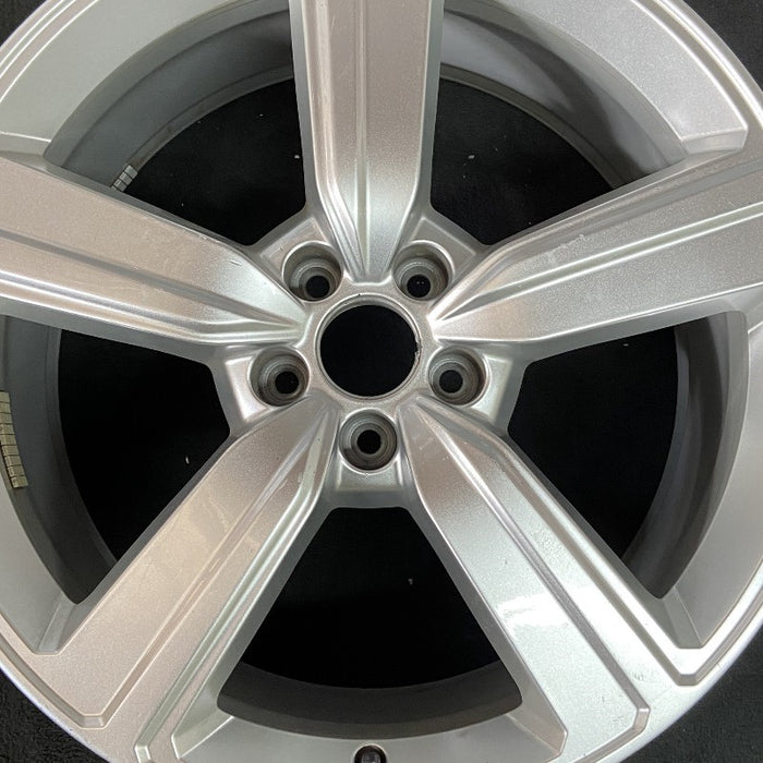 20" E-TRON 19 20x9 Original OEM Wheel Rim - Angle View