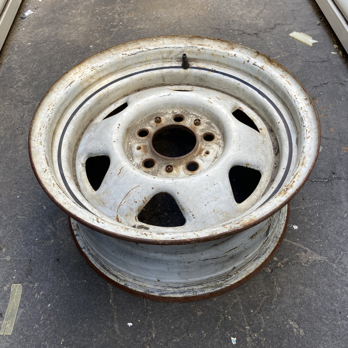 15" CHEROKEE 88-92 15x7, steel Original OEM Wheel Rim - Close-Up Detail