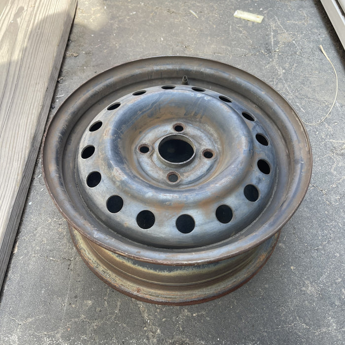 14" INTEGRA 90-93 14x5.5, steel Original OEM Wheel Rim - Close-Up Detail