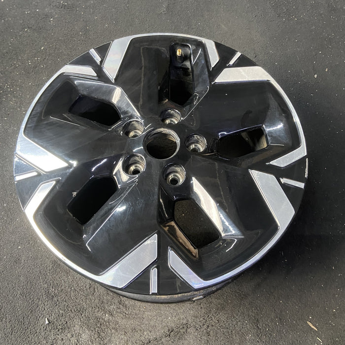 17" NIRO EV 23-25 Original OEM Wheel Rim - Close-Up Detail