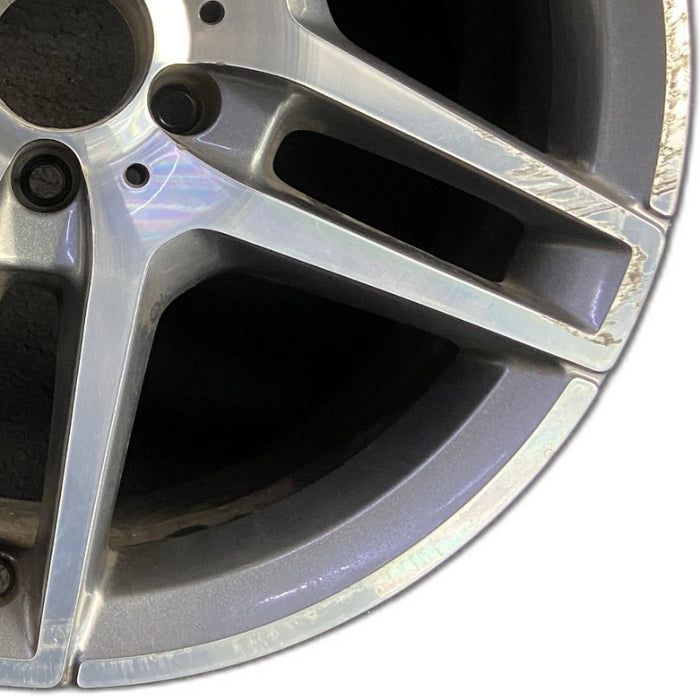 18" MERCEDES E-CLASS 16 212 Type Sdn E350 18x9 10 spoke 5 pairs AMG logo - Close-Up Detail