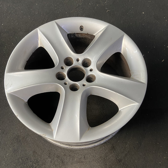 19" BMW X5 07-13 19x9 , 5 spoke, solid spoke Original OEM Wheel Rim - Close-Up Detail