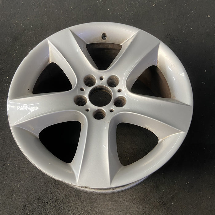 19" BMW X5 07-13 19x9 , 5 spoke, solid spoke Original OEM Wheel Rim - Close-Up Detail