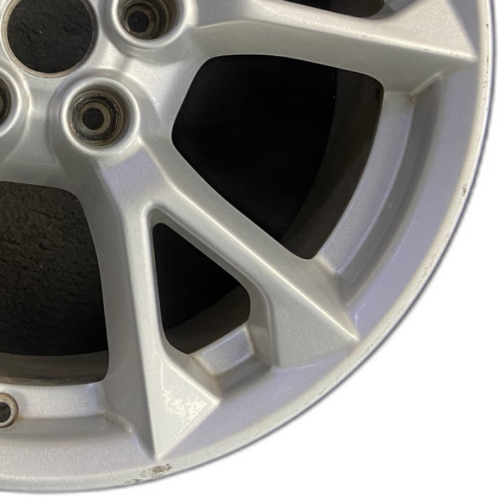 18" MAXIMA 12-14 18x8 alloy 5 V spokes flat spoke bright silver Original OEM - Close-Up Detail