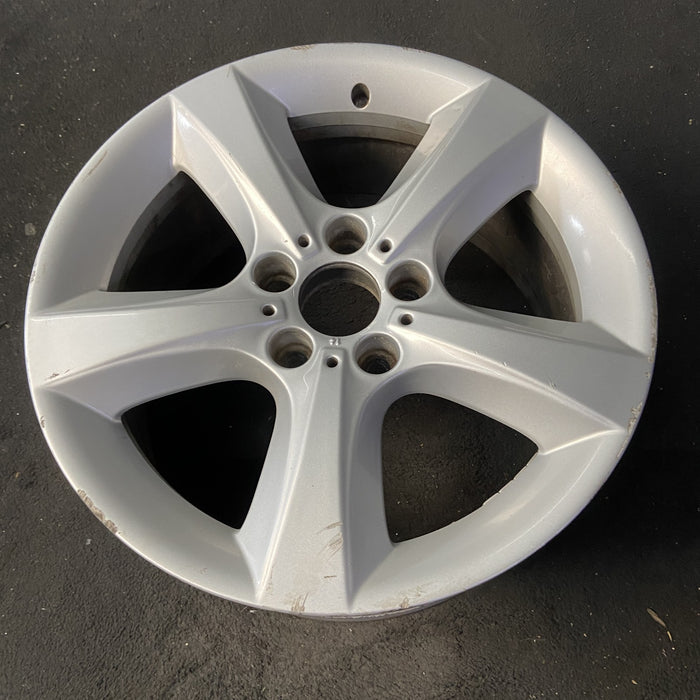 18" BMW X5 07-13 18x8.5 , 5 spoke, flat spoke Original OEM Wheel Rim - Close-Up Detail