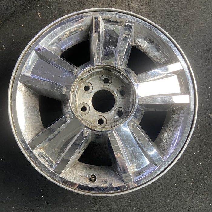 20" AVALANCHE 1500 09-10 20x8.5, 5 spoke, covered lug nuts, grooved spoke - Angle View