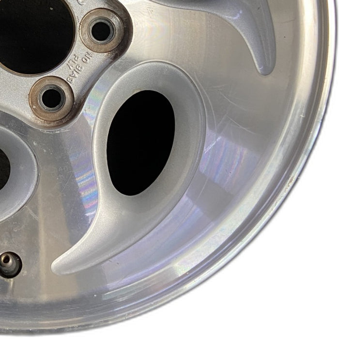 15" EXPLORER 95 15x7 aluminum 5 ovals Original OEM Wheel Rim - Close-Up Detail