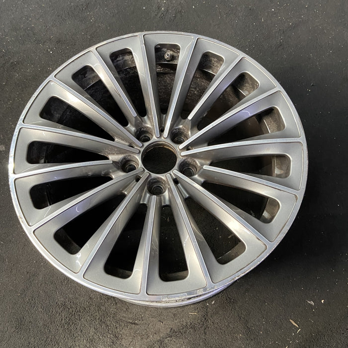 19" BMW 535i GT 10-13 19x9.5 , 15 spoke , alternating spoke Original OEM Wheel - Close-Up Detail