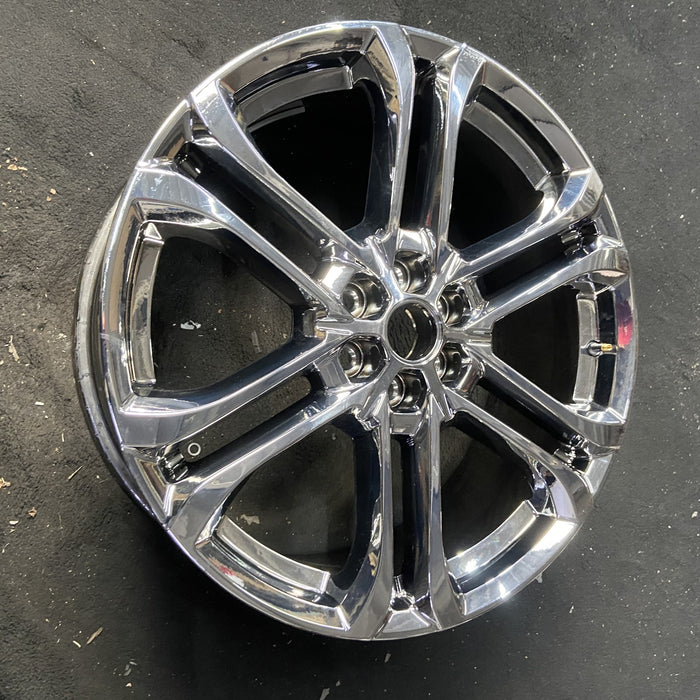 22" ENCLAVE 25 22x8.5, 6 double spoke, chrome Original OEM Wheel Rim - Close-Up Detail