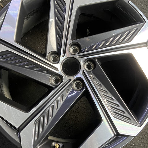 19" TUCSON 22-24 gasoline 19x7.5 alloy 5 split spoke Original OEM Wheel Rim - Angle View