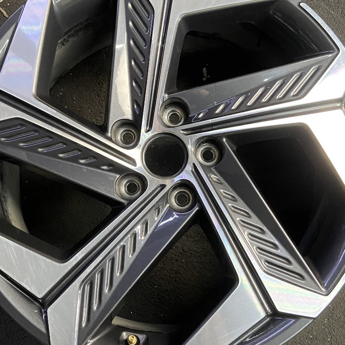19" TUCSON 22-24 gasoline 19x7.5 alloy 5 split spoke Original OEM Wheel Rim - Angle View