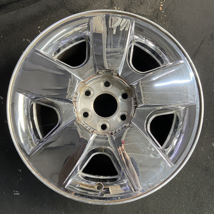 20" AVALANCHE 1500 09-11 20x8.5, 5 spoke, covered lug nuts, flat spoke Original - Angle View