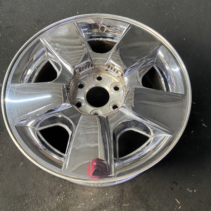 20" AVALANCHE 1500 09-11 20x8.5, 5 spoke, covered lug nuts, flat spoke Original - Close-Up Detail