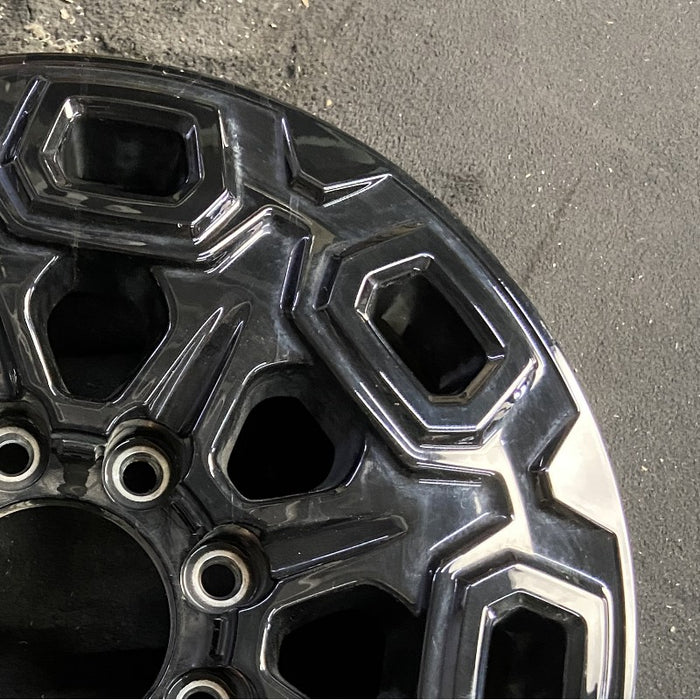 20" SIERRA 2500 PICKUP 20-21 20x8.5 16 hole high gloss black opt SHH Original - Close-Up Detail