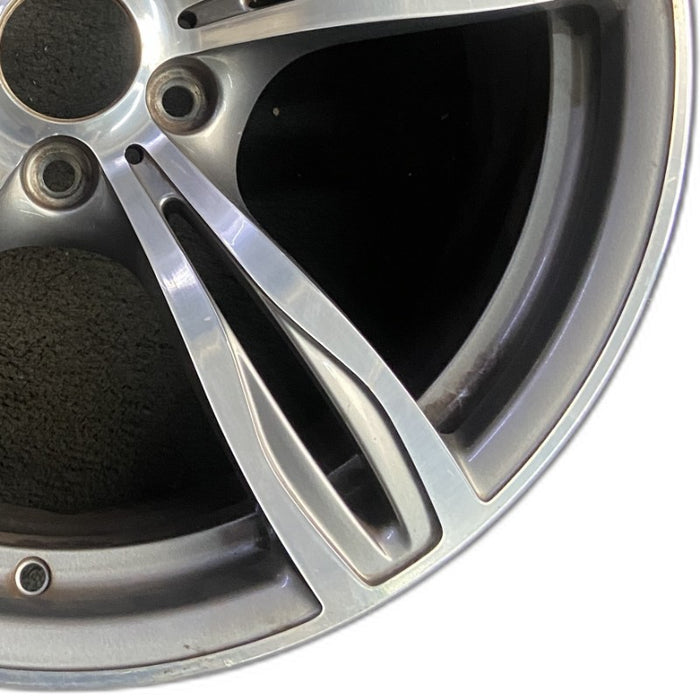 20" BMW M5 12-16 20x9 alloy 5 double spoke frt narrow opening in spoke silver - Close-Up Detail