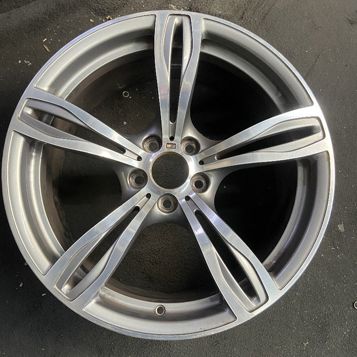 20" BMW M5 12-16 20x9 alloy 5 double spoke frt narrow opening in spoke silver - Additional View