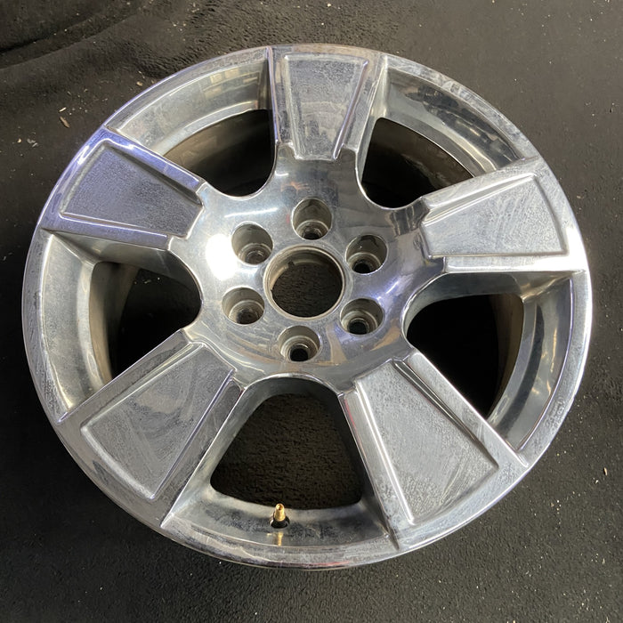 20" AVALANCHE 1500 07-11 20x8.5, 5 spoke, exposed lug nuts, raised edge spoke - Side Profile