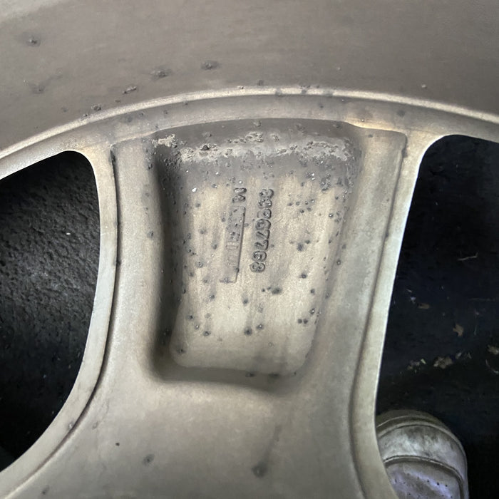20" AVALANCHE 1500 07-11 20x8.5, 5 spoke, exposed lug nuts, raised edge spoke - Additional View