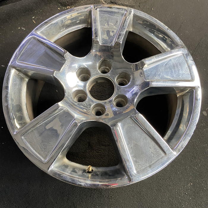 20" AVALANCHE 1500 07-11 20x8.5, 5 spoke, exposed lug nuts, raised edge spoke - Side Profile