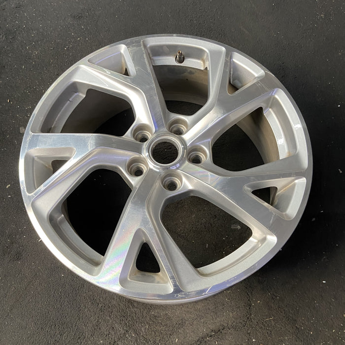 18" EQUINOX 18-21 18x7 Original OEM Wheel Rim - Close-Up Detail