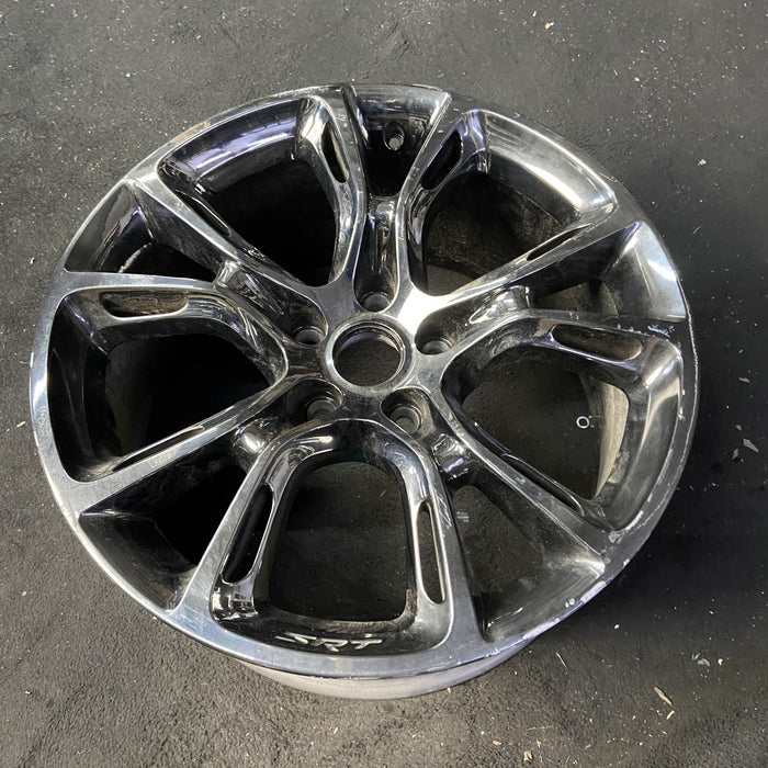 20" GRAND CHEROKEE 17 20x10, 10 spoke Original OEM Wheel Rim - Close-Up Detail