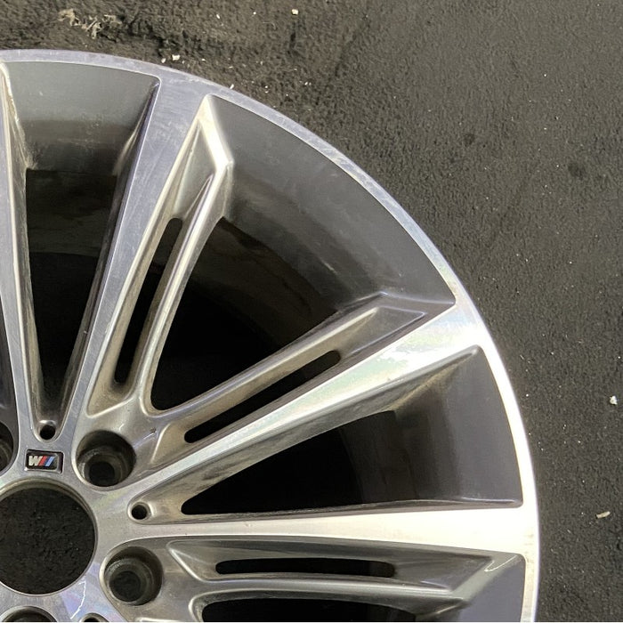 20" BMW 528i 11-16 20x8.5 alloy frt 10 spoke split spoke ferric gray Original - Close-Up Detail