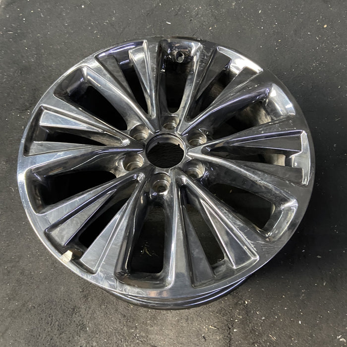 20" NAVIGATOR 15-17 20x8.5 , Original OEM Wheel Rim - Close-Up Detail