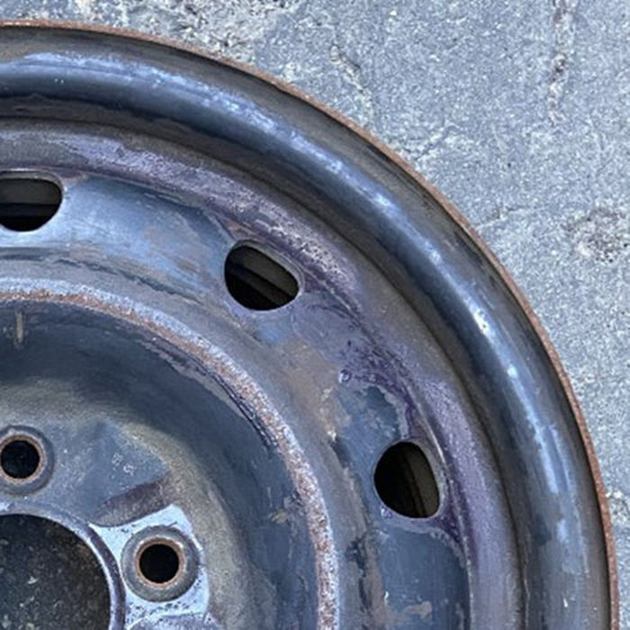15" CARAVAN 01-07 15x6.5 Original OEM Wheel Rim - Close-Up Detail