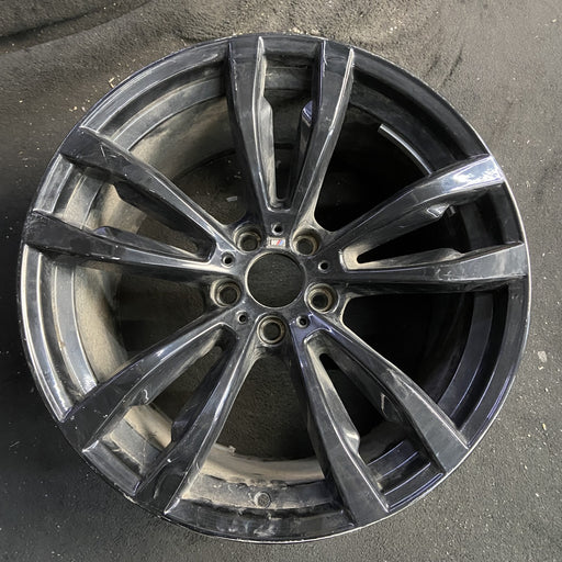20" BMW X5 14-18 20x11 , 5 spoke, V spoke, flat spoke, black Original OEM Wheel - Angle View